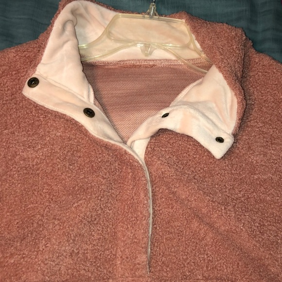 Pullover - Picture 2 of 2